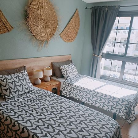 Greatly Located Apartment With Heated Pool, Los Cristianos 로스크리스티아노스 외부 사진