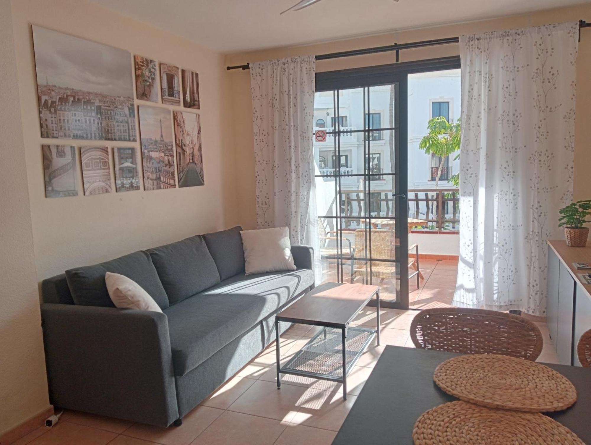 Greatly Located Apartment With Heated Pool, Los Cristianos 로스크리스티아노스 외부 사진