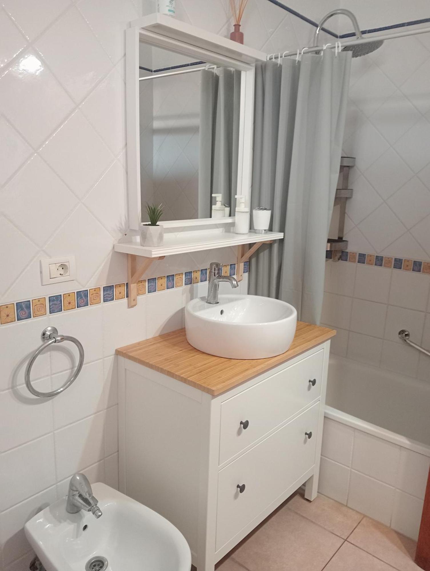 Greatly Located Apartment With Heated Pool, Los Cristianos 로스크리스티아노스 외부 사진