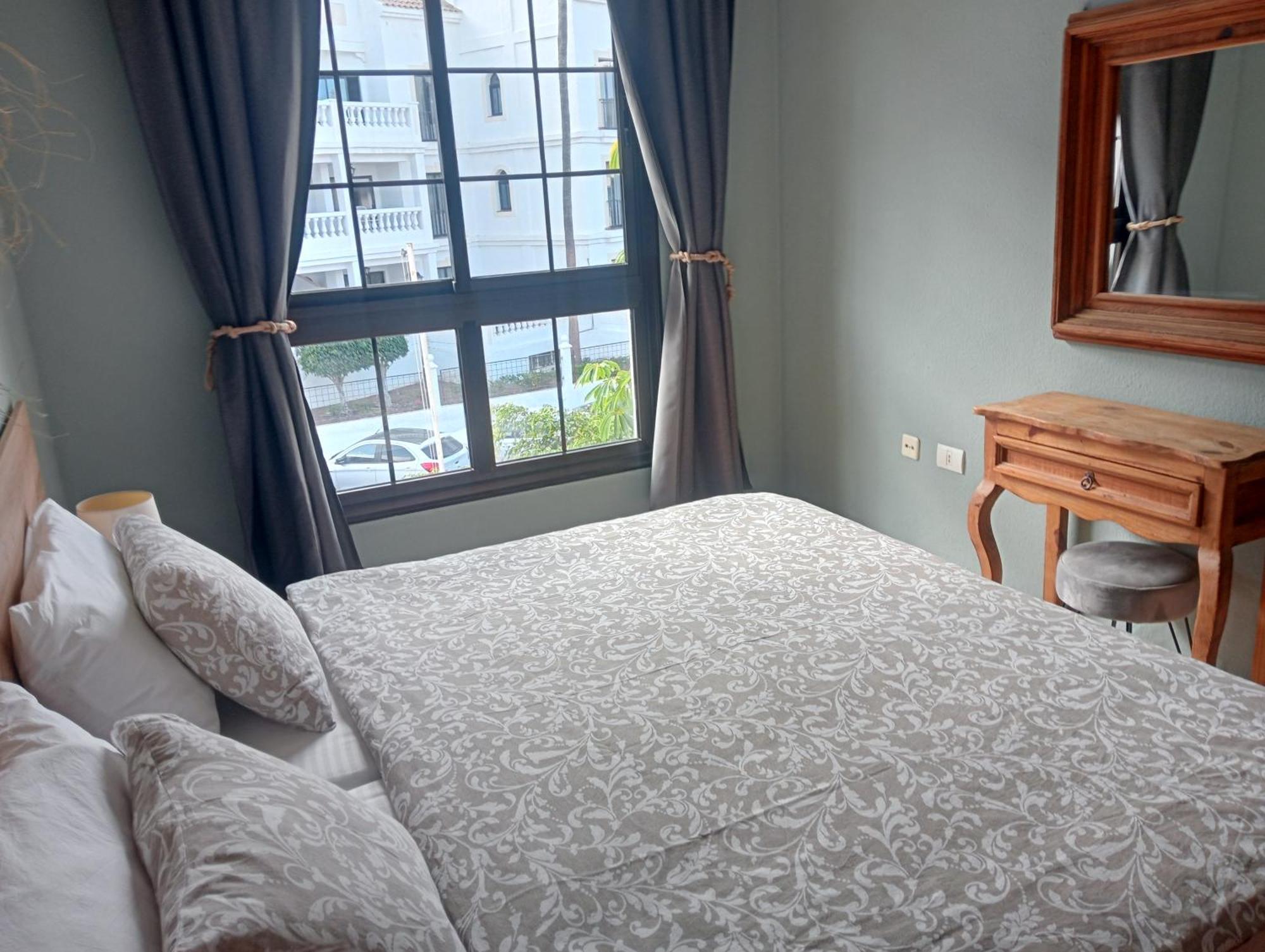 Greatly Located Apartment With Heated Pool, Los Cristianos 로스크리스티아노스 외부 사진