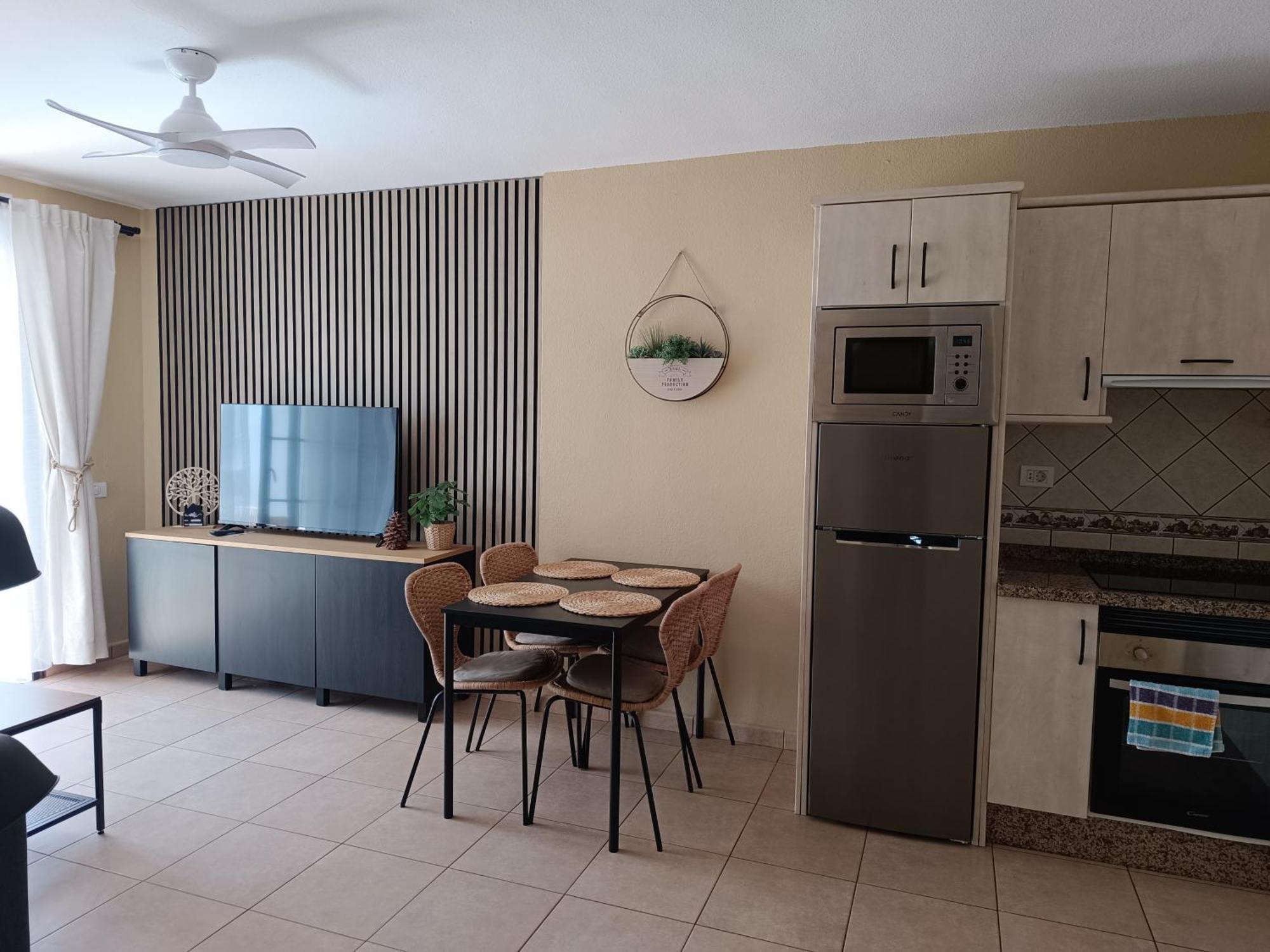 Greatly Located Apartment With Heated Pool, Los Cristianos 로스크리스티아노스 외부 사진